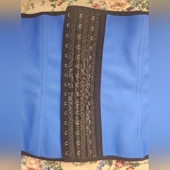 Waist training corset - Picture 5 of 5